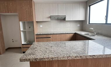 Hermosa CASA en venta en CUENCA