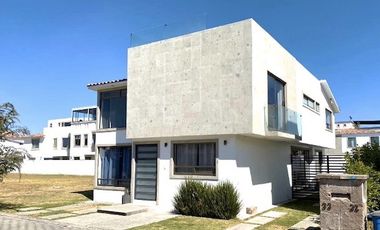 CASA EN VENTA EN EXCLUSIVO CONDADO DEL VALLE METEPEC EXCELENTE ESTADO