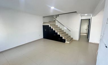 VENTA CASA SOLA AL SUR DE CUERNAVACA ALBERCA