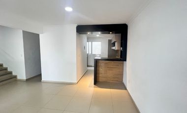 VENTA CASA SOLA AL SUR DE CUERNAVACA ALBERCA