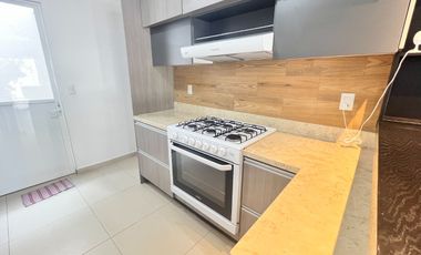 VENTA CASA SOLA AL SUR DE CUERNAVACA ALBERCA