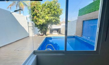 VENTA CASA SOLA AL SUR DE CUERNAVACA ALBERCA