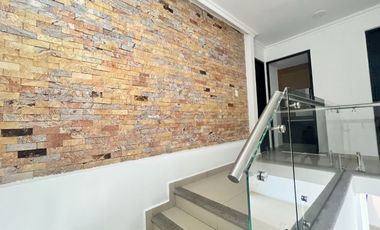 VENTA CASA SOLA AL SUR DE CUERNAVACA ALBERCA