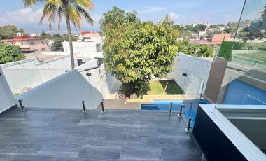 VENTA CASA SOLA AL SUR DE CUERNAVACA ALBERCA