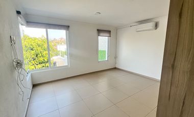 VENTA CASA SOLA AL SUR DE CUERNAVACA ALBERCA