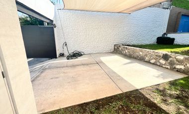 VENTA CASA SOLA AL SUR DE CUERNAVACA ALBERCA