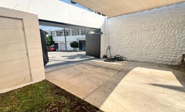 VENTA CASA SOLA AL SUR DE CUERNAVACA ALBERCA