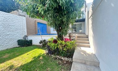 VENTA CASA SOLA AL SUR DE CUERNAVACA ALBERCA