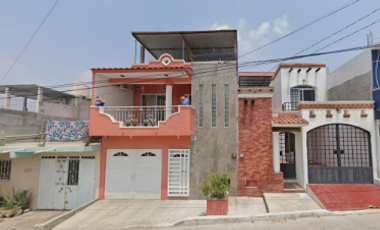 SE VENDE BONITA Y AMPLIA CASA EN TUXTLA GUTIERREZ, CHIAPAS