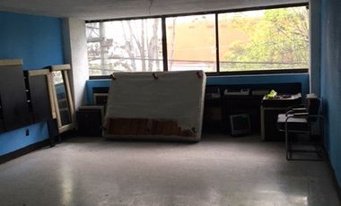EXCELENTE EDIFICIO EN RENTA EN TOLUCA. CERCA DE LA TERMINAL. SE RENTA POR PISO.IDEAL ESCUELAS O ACADEMIAS. ACCESO FÁCIL.