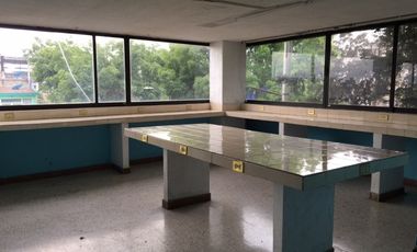 EXCELENTE EDIFICIO EN RENTA EN TOLUCA. CERCA DE LA TERMINAL. SE RENTA POR PISO.IDEAL ESCUELAS O ACADEMIAS. ACCESO FÁCIL.