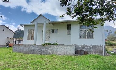 Galpón de venta en Otavalo sector Pinsaqui, 2.500 m2