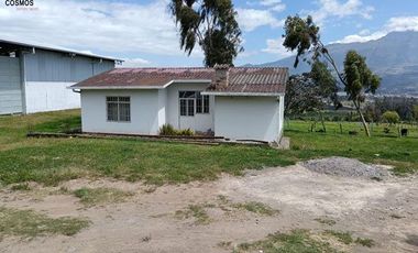 Galpón de venta en Otavalo sector Pinsaqui, 2.500 m2