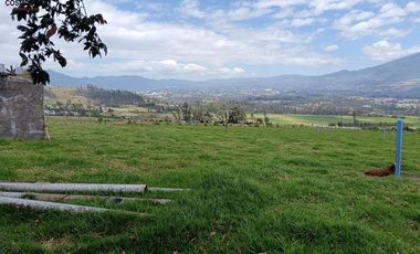 Galpón de venta en Otavalo sector Pinsaqui, 2.500 m2