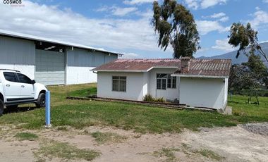 Galpón de venta en Otavalo sector Pinsaqui, 2.500 m2
