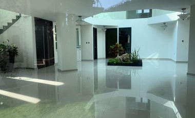 RESIDENCIA EN RENTA O VENTA EN VALLE DE ZAMARRERO. CASA CLUB. EXCLUSIVA