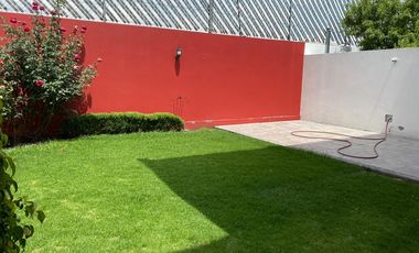 CASA EN RENTA EN METEPEC LOMAS DE LA ASUNCION EXCELENTE UBICACION SEGURIDAD