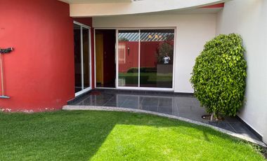 CASA EN RENTA EN METEPEC LOMAS DE LA ASUNCION EXCELENTE UBICACION SEGURIDAD