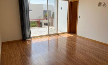 CASA EN RENTA EN METEPEC LOMAS DE LA ASUNCION EXCELENTE UBICACION SEGURIDAD