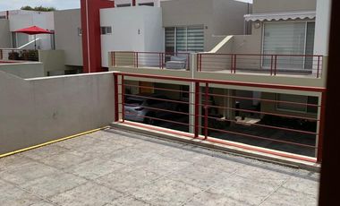 CASA EN RENTA EN METEPEC LOMAS DE LA ASUNCION EXCELENTE UBICACION SEGURIDAD