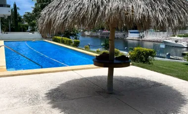Departamento en Venta de 3 recamaras Marina El Cid, Mazatlan. Vive en el Cid