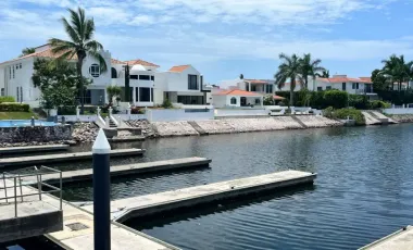 Departamento en Venta de 3 recamaras Marina El Cid, Mazatlan. Vive en el Cid