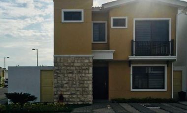 SE ALQUILA CASA AMUEBLADA EN MALLORCA VILLAGE