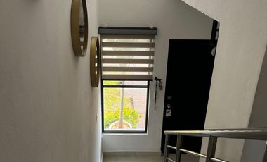 CASA AMUEBLADA EN RENTA EN PLAYA DEL CARMEN, QUINTANA ROO, “RESIDENCIAL ALTARIA”, EXCELENTE UBICACIÓN