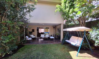 Casa 560 M2. + Terreno 500 M2.  (Urb. San Isidro)