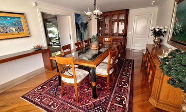 Casa 560 M2. + Terreno 500 M2.  (Urb. San Isidro)