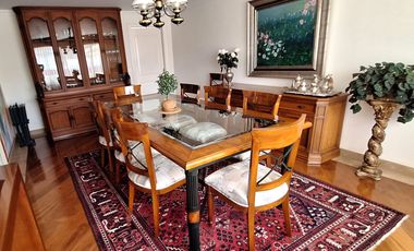 Casa 560 M2. + Terreno 500 M2.  (Urb. San Isidro)