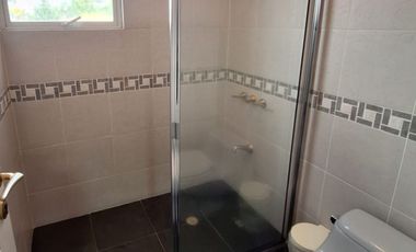 Casa 560 M2. + Terreno 500 M2.  (Urb. San Isidro)