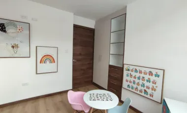 Amplias Casas en Venta de 110 m², 2 Parqueos en La Mitad del Mundo y Crédito Vip