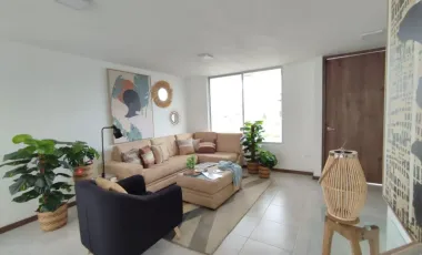 Amplias Casas en Venta de 110 m², 2 Parqueos en La Mitad del Mundo y Crédito Vip