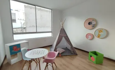 Amplias Casas en Venta de 110 m², 2 Parqueos en La Mitad del Mundo y Crédito Vip