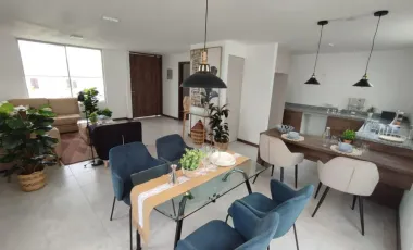 Amplias Casas en Venta de 110 m², 2 Parqueos en La Mitad del Mundo y Crédito Vip