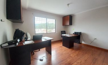 CASA COMERCIA EN RENTA EN LA AV. SOLANO