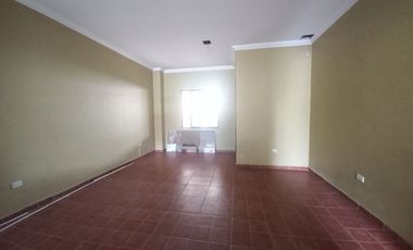 CASA COMERCIA EN RENTA EN LA AV. SOLANO