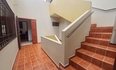 CASA COMERCIA EN RENTA EN LA AV. SOLANO