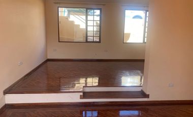 Renta Casa De 3 Habitaciones . Conocoto