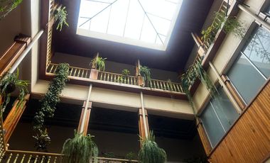 HERMOSA CASA EN VENTA  PATRIMONIAL y COLONIAL ubicada  EN EL CENTRO DE CUENCA SECTOR SAN SEBASTIAN