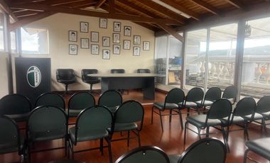 HERMOSA CASA EN VENTA  PATRIMONIAL y COLONIAL ubicada  EN EL CENTRO DE CUENCA SECTOR SAN SEBASTIAN