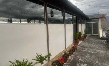 HERMOSA CASA EN VENTA  PATRIMONIAL y COLONIAL ubicada  EN EL CENTRO DE CUENCA SECTOR SAN SEBASTIAN