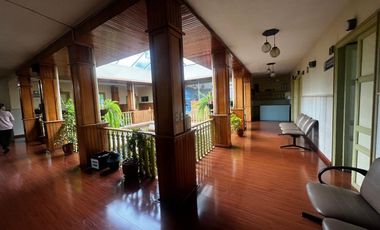 HERMOSA CASA EN VENTA  PATRIMONIAL y COLONIAL ubicada  EN EL CENTRO DE CUENCA SECTOR SAN SEBASTIAN