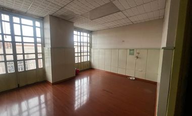 HERMOSA CASA EN VENTA  PATRIMONIAL y COLONIAL ubicada  EN EL CENTRO DE CUENCA SECTOR SAN SEBASTIAN