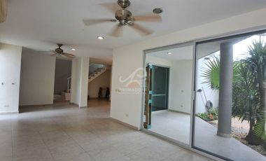 Casa en Venta en Cancún Residencial Alamos I