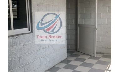 RENTO BODEGA DE 240 M2  AL LADO SANATORIO JESUS MÉDICO DE ZINACANTEPEC.