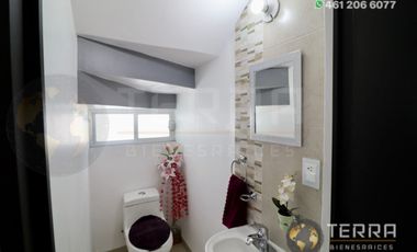 SE VENDE CASA EN GRAN HACIENDA CELAYA GTO.  SOBRE AVENIDA 1 RECAMARA PLANTA BAJA Y DOS PLANTA ALTA cerca del colegio Rosenblueth Campus Universitario