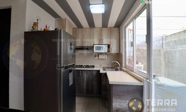 SE VENDE CASA EN GRAN HACIENDA CELAYA GTO.  SOBRE AVENIDA 1 RECAMARA PLANTA BAJA Y DOS PLANTA ALTA cerca del colegio Rosenblueth Campus Universitario