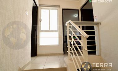 SE VENDE CASA EN GRAN HACIENDA CELAYA GTO.  SOBRE AVENIDA 1 RECAMARA PLANTA BAJA Y DOS PLANTA ALTA cerca del colegio Rosenblueth Campus Universitario